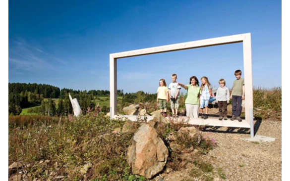 Landschaftsrahmen mit Menschen_Foto Sauerland Tourismus.jpg