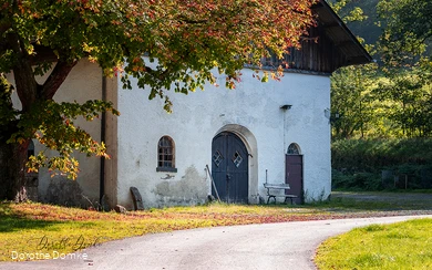 Scheune mit Herbststimmung